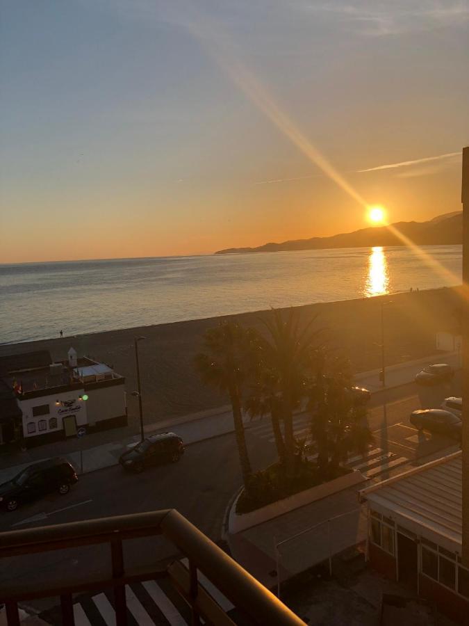 Apartamento En Primera Linea De Playa سالوبرينيا المظهر الخارجي الصورة